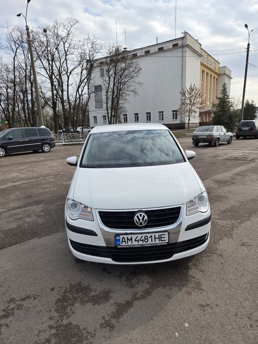 Продам Volkswagen Touran  2009 рік