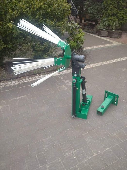 Wygarniacz gałęzi wymiatacz