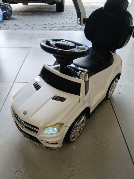 Pchacz jeździk Mercedes