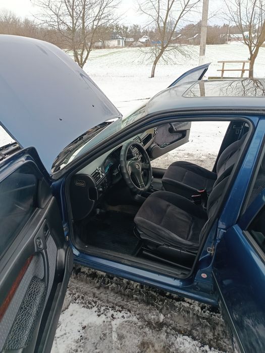 Опель Вектра А 2.0і