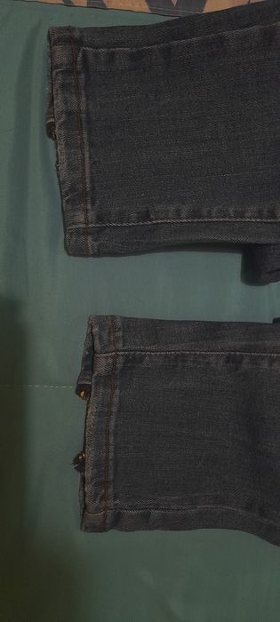 Calcas  skinny jeans com remendos