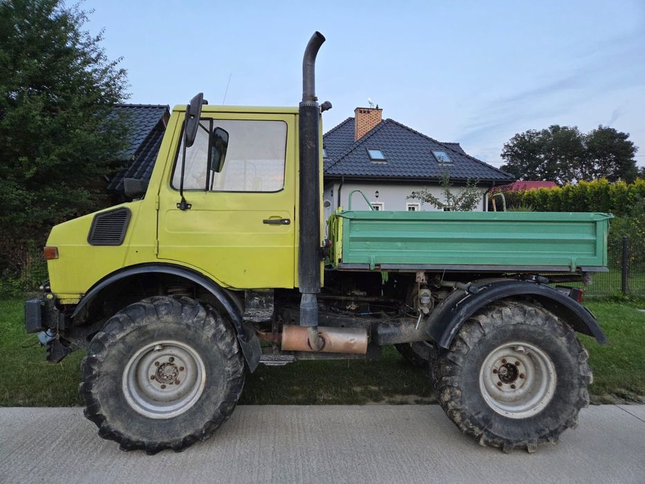 Mercedes unimog u 1000