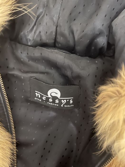 Продаю теплую короткую дубленку на лисе