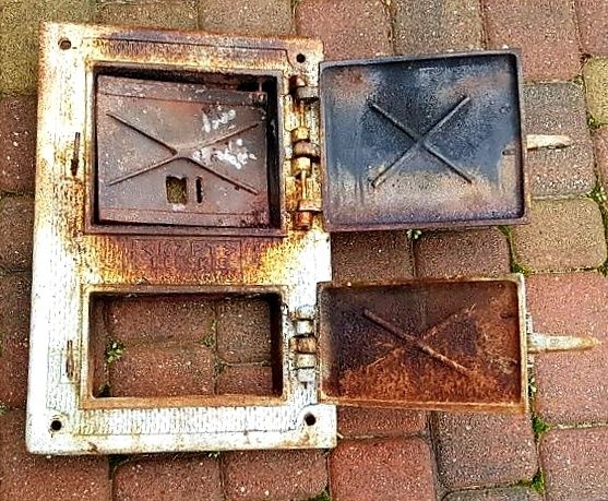 Piec kaflowy pokojowy - żeliwne drzwi do pieca z popielnikiem 48cm x33