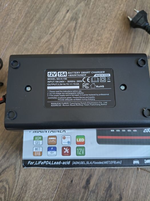 Автоматичний зарядний пристрій для всіх типів акамуляторів 12 V 15 А