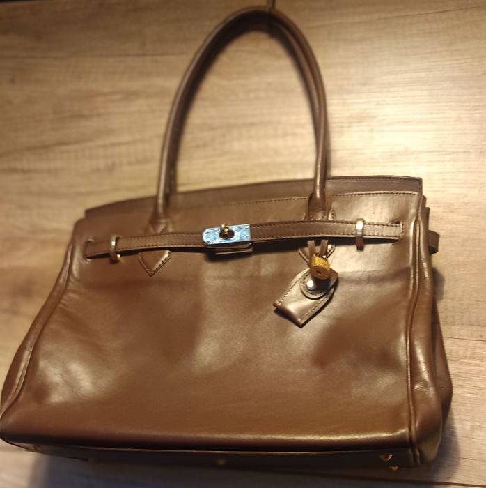 Mala pele muito gira