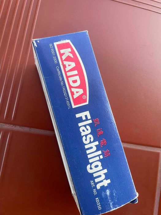 Staromodna latarka Kaida metalowa