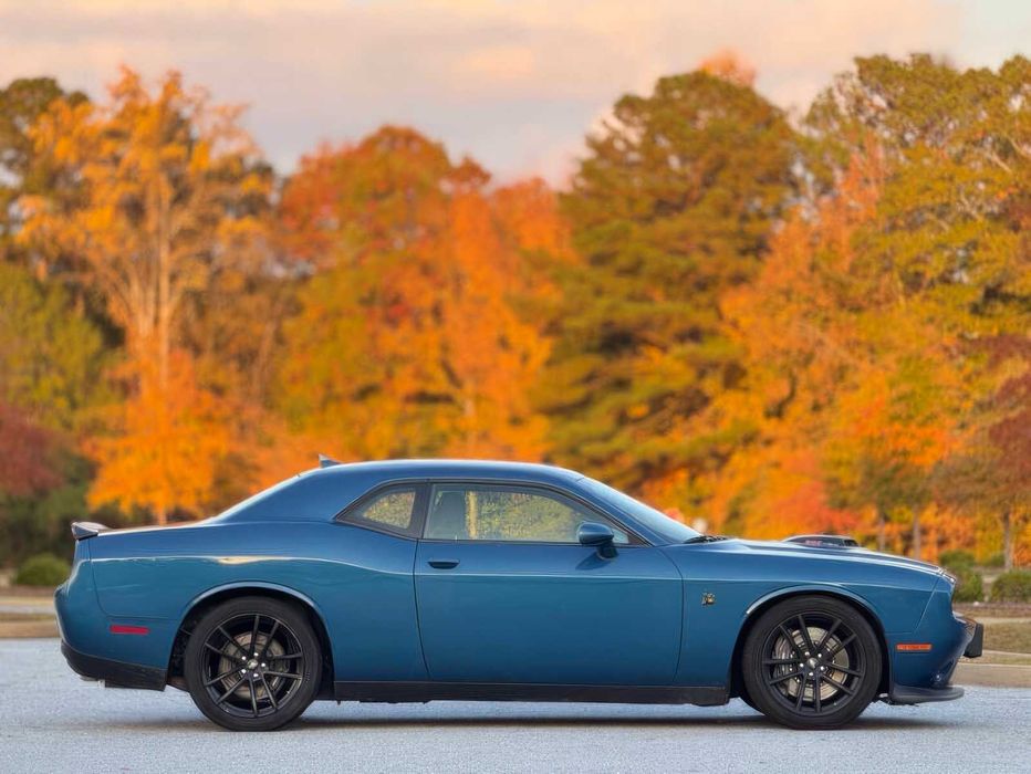 Dodge Challenger      2020
