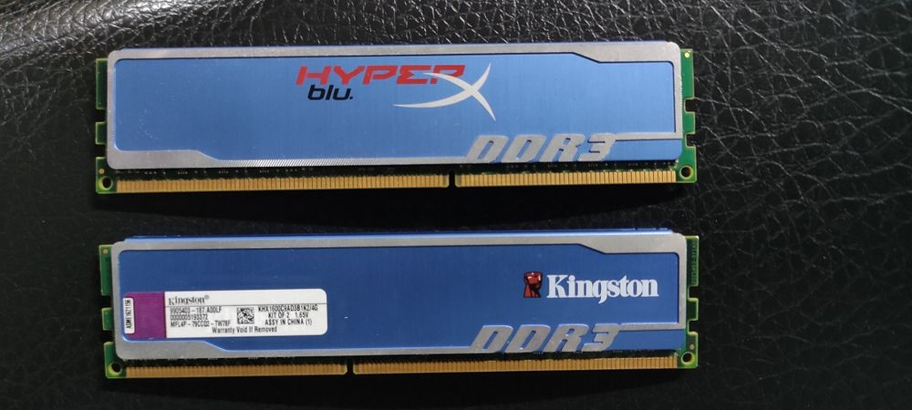2 slots de RAM 8GB DDR3