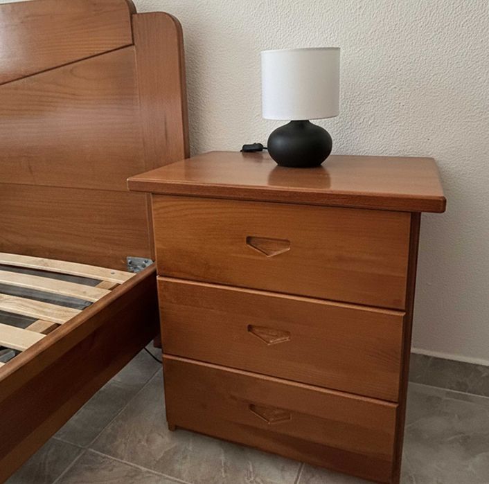 Quarto de Casal Completo - Conjunto em Madeira