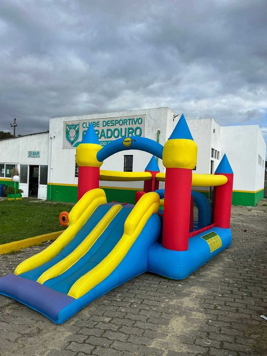 Insufláveis e Animações