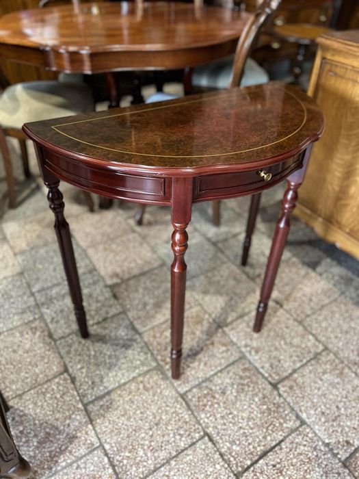 Stylowa drewniana konsola