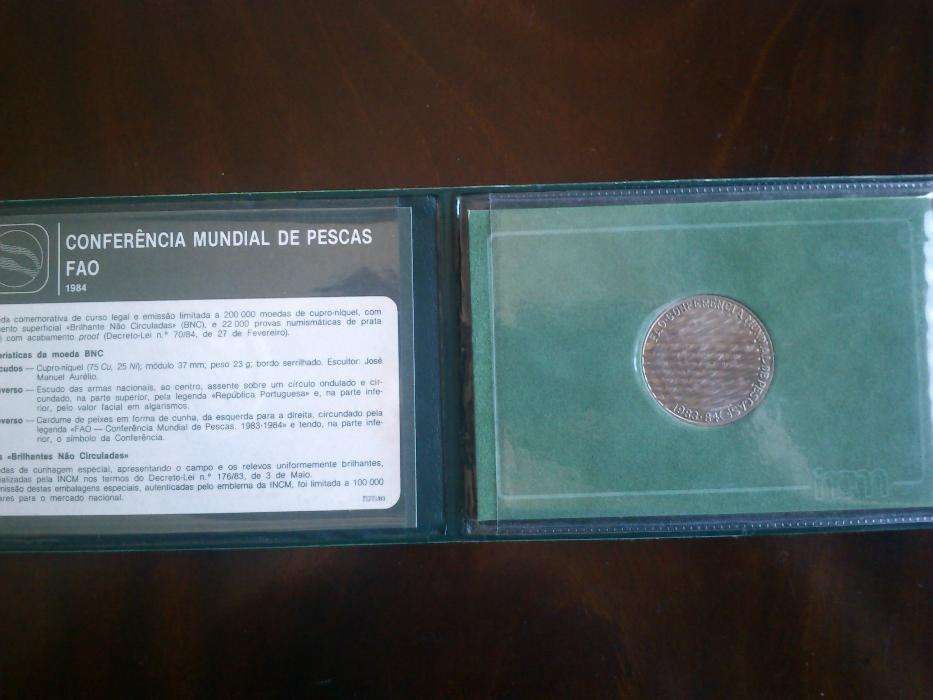 Conferência Mundial das Pescas FAO 1984, moeda 250$00 bnc, c/ carteira