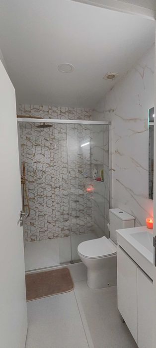 T2 com suite e wc, com duas varandas e mobilado