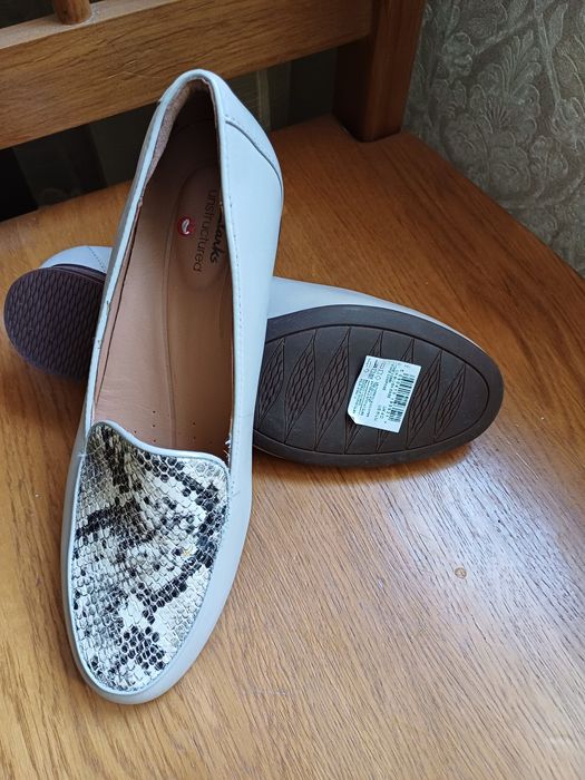 Шкіряні лофери Clarks