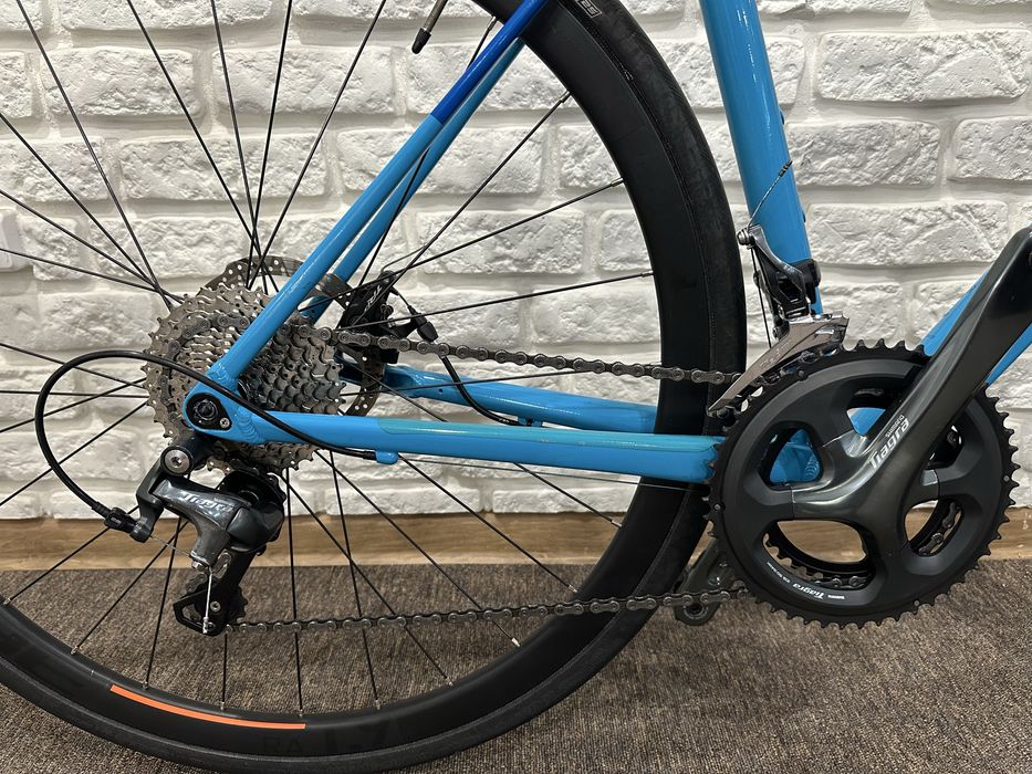 Rower szosowy Cube Attain Race