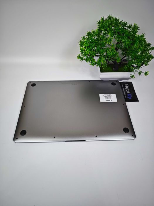 Apple MacBook Air 13" A1932 (2019) i5 / 8GB / 256GB SSD / Space Gray