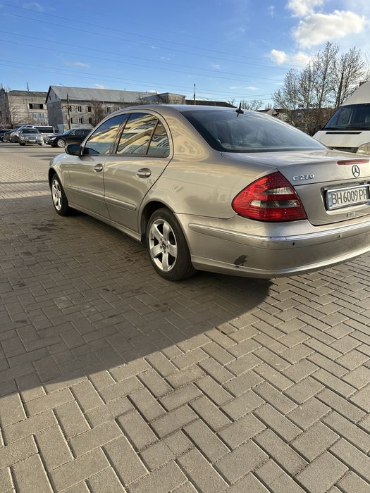 Продам w211   2.7