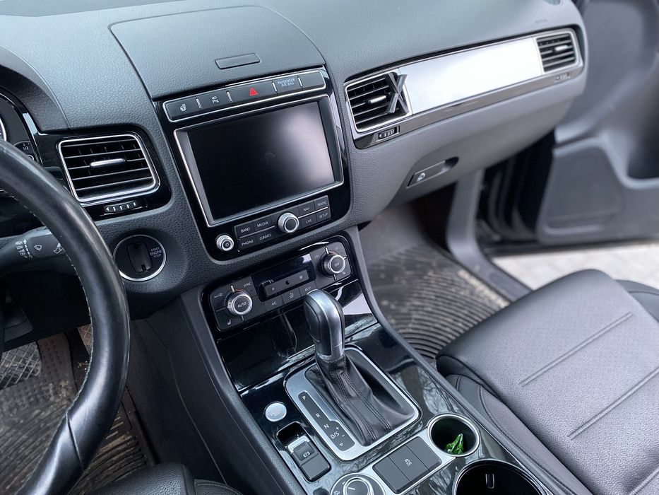 TOUAREG 2016 року бензин