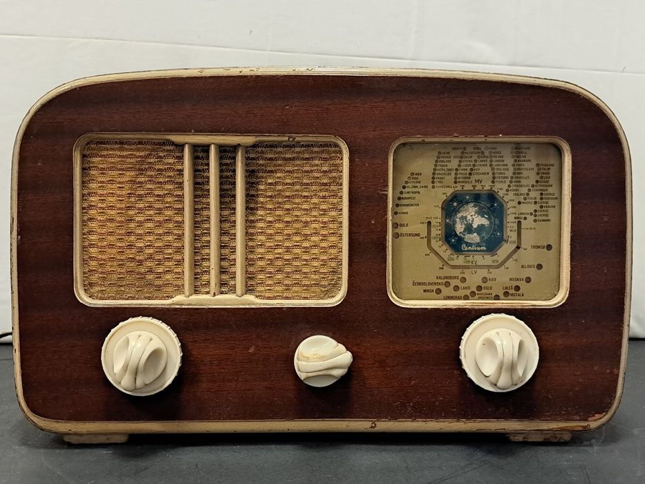 Rádio antigo Centrum