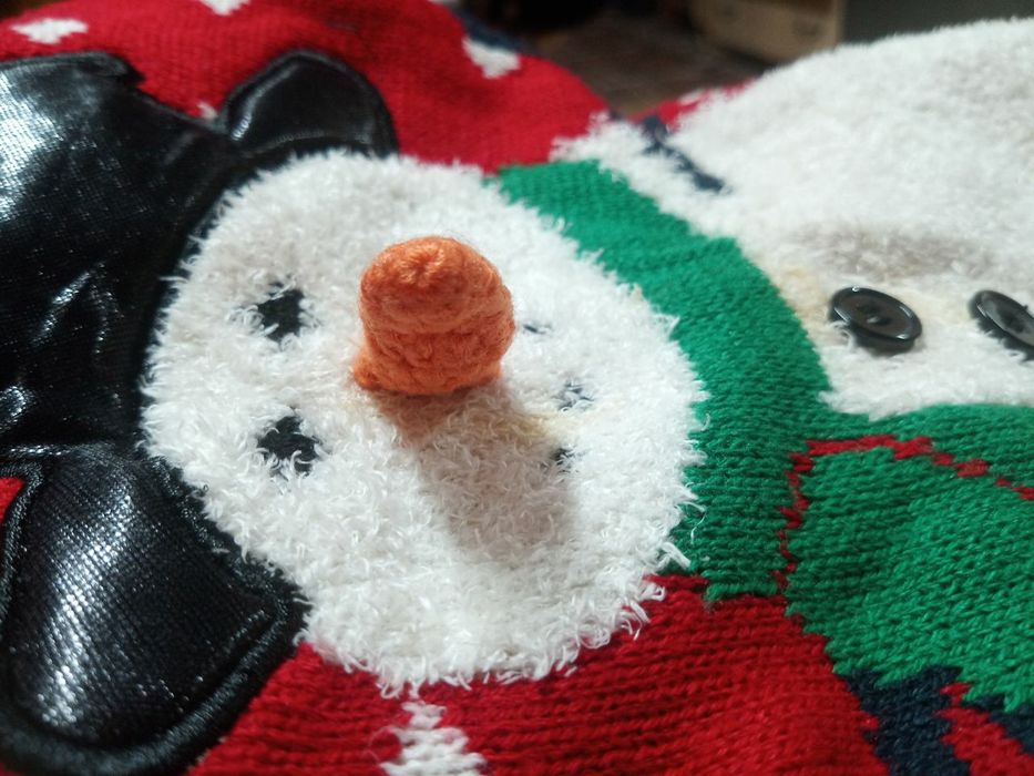 Продам новогодний свитер