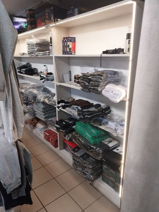 Regały półki   jak na zdjęciu  bez zawartosci