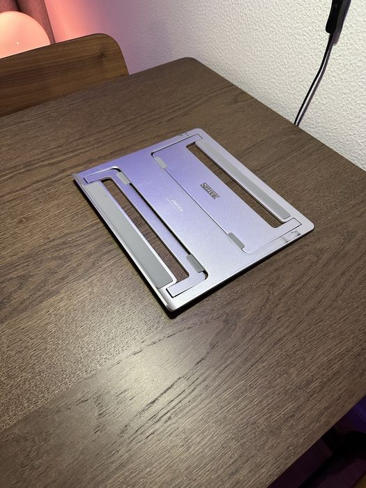 Suporte de computador portátil em metal