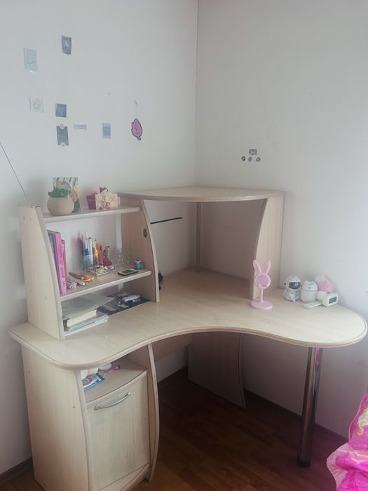 Компʼютерний стіл, письмовий стіл