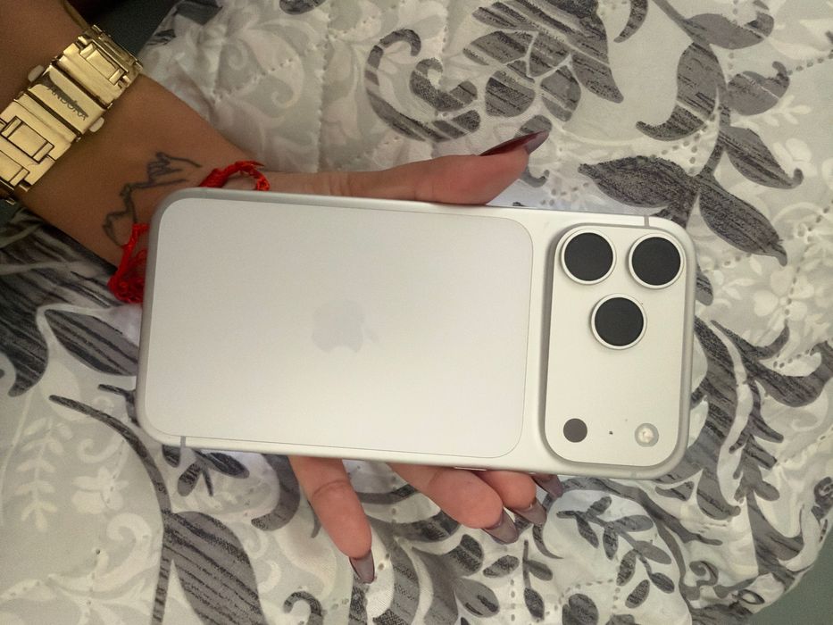 iPhone 17 pro max