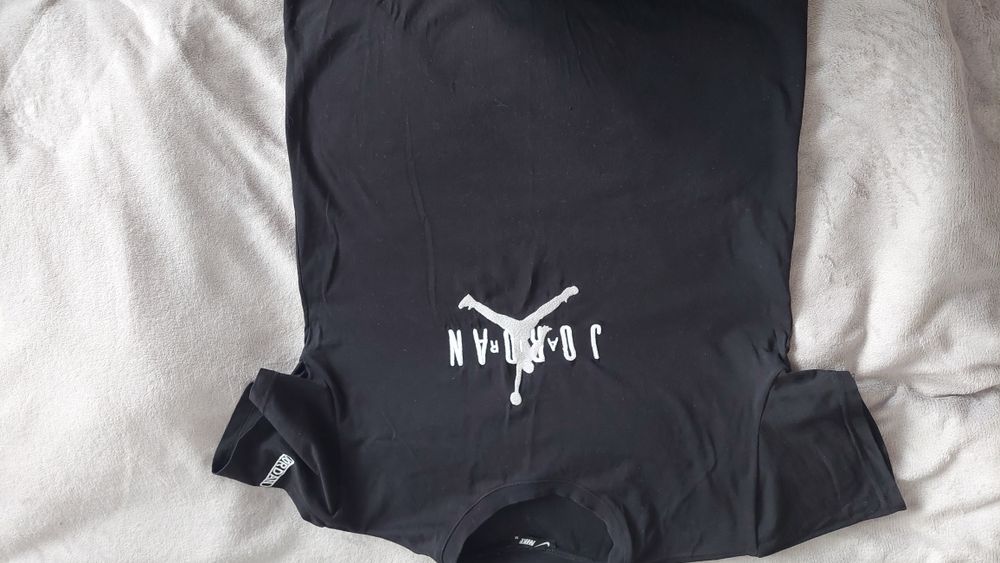 Czarny r-shirt sportowy M