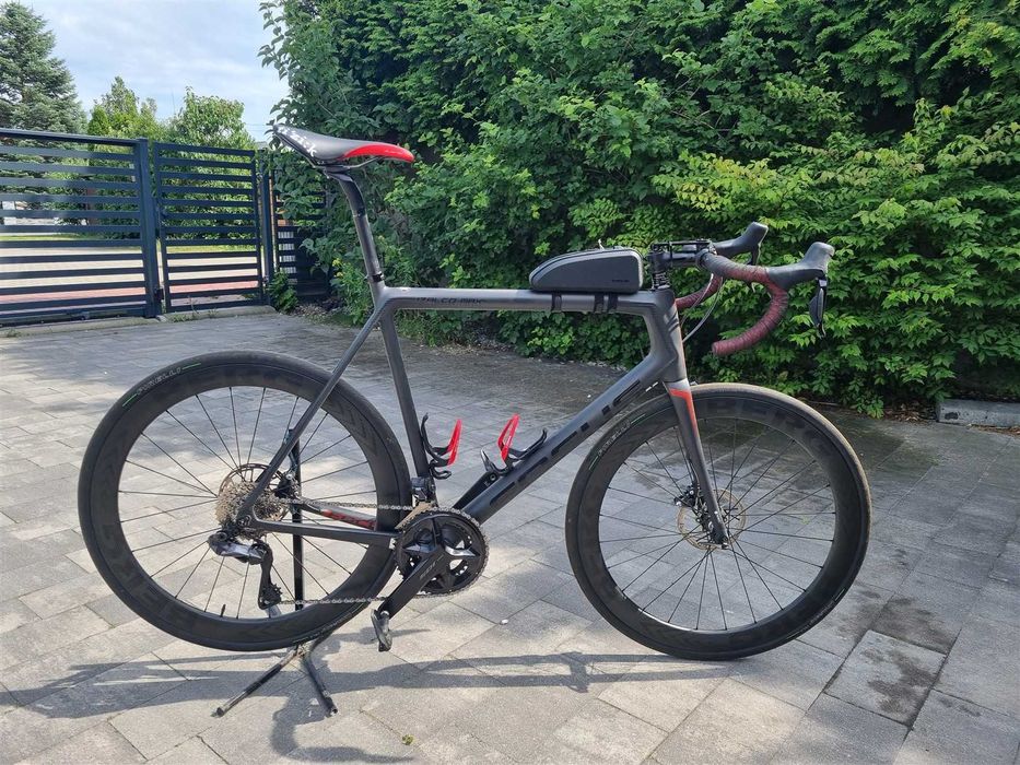 Focus Izalco Max Di2 r. XL