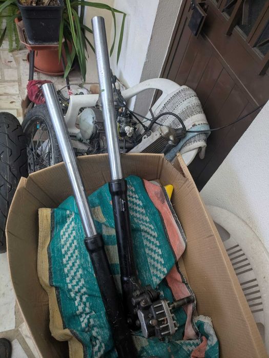 DTx50 - Peças, Motor, Quadro, Plasticos, Suspensões, Rodas, etc