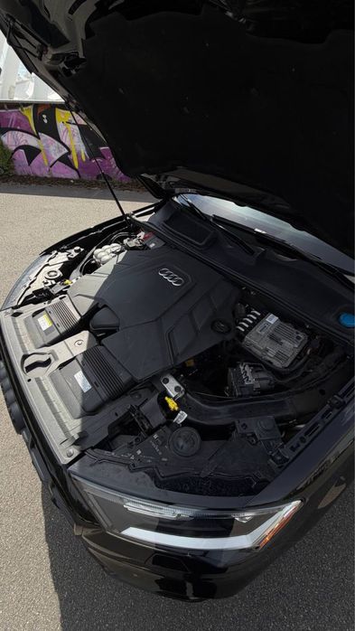 Продам Audi Q7 2022 року
