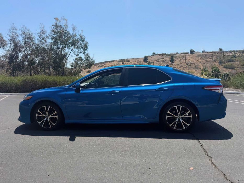 Toyota Camry      2020