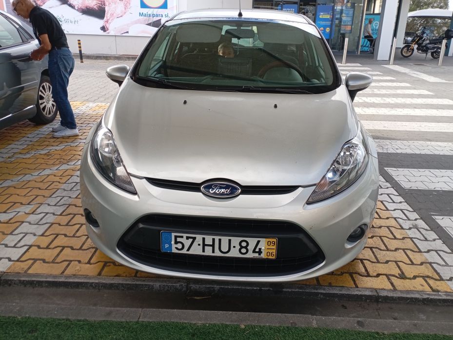 Ford Fiesta 1.4 gasóleo 2009