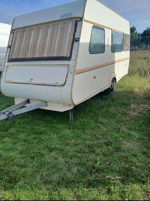 Caravana   em boas condicoes  para terreno