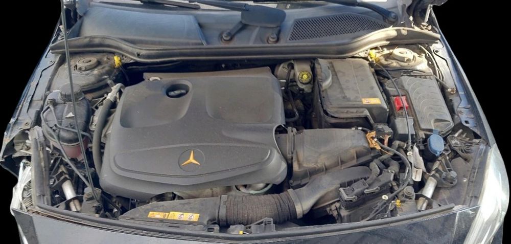 MERCEDES A180 2014 122cv 1.6 facil reparação (salvado)