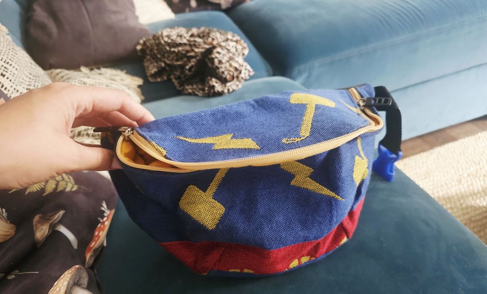 Nerka Saszetka z chusty do noszenia, skrawek  duża jak nowa Avengers Thor