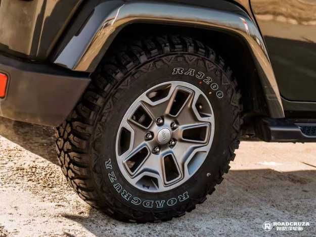 225/75 R16 Болотні, всесезонні шини ROADCRUZA RA3200 225/75/16