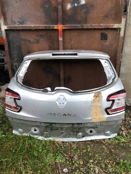 Кляпа кришка багажника megane 3