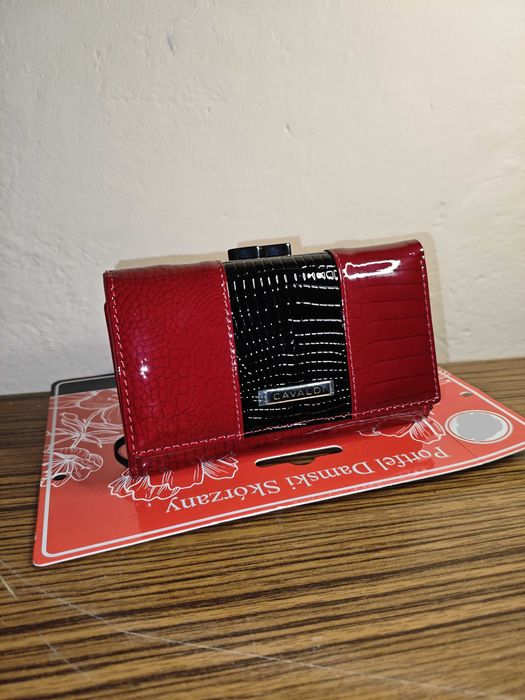 Skórzany, czerwony, bordowy damski portfel 4U Cavaldi