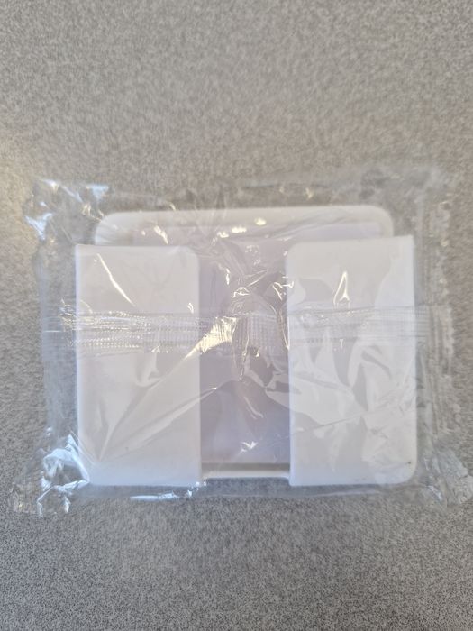 Support for Phones or Remote Controls64552448192385124