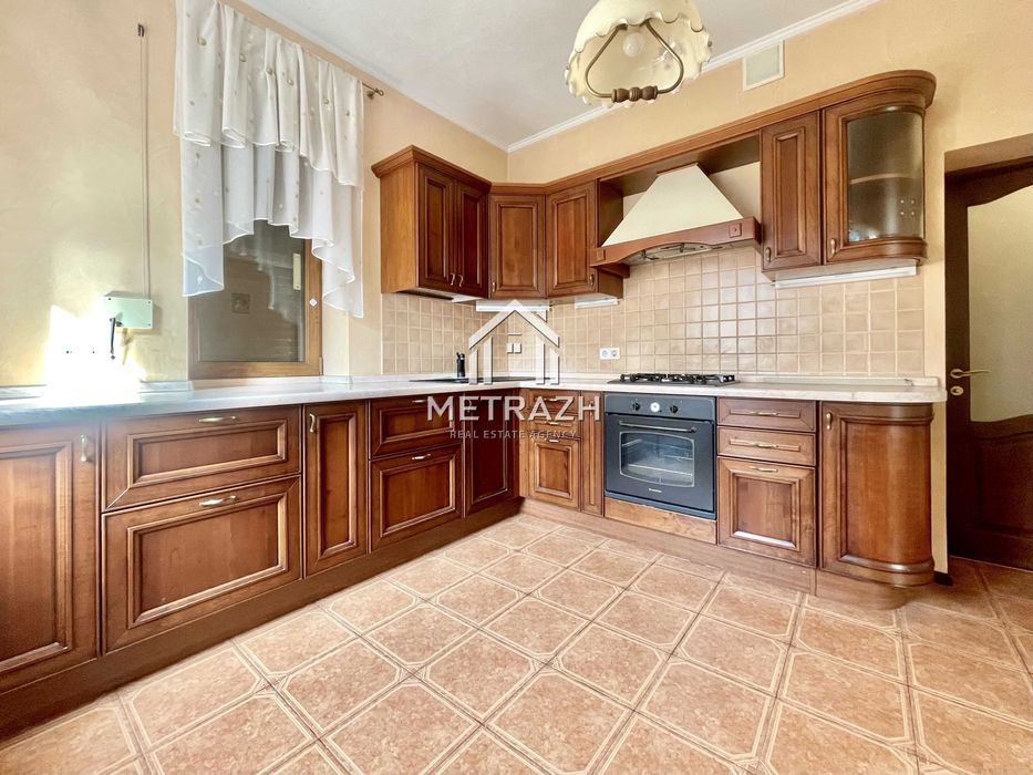 Продам шикарный особняк, Немышля, 3 этаж, капитальный и ухоженный дом