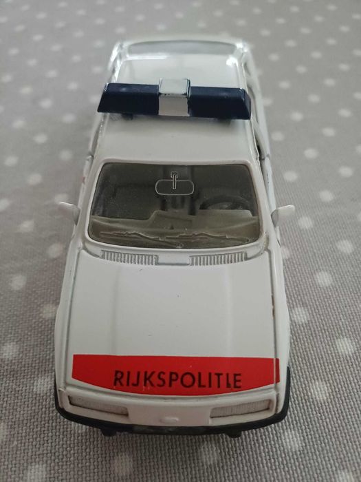 Miniatura Ford Sierra 2.3 - Corgi Toys