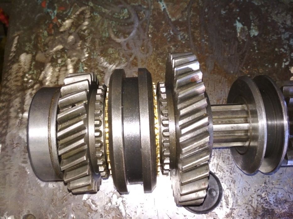 Коробка передач механічна на болгарський Балканкар навантажувач БВ2733