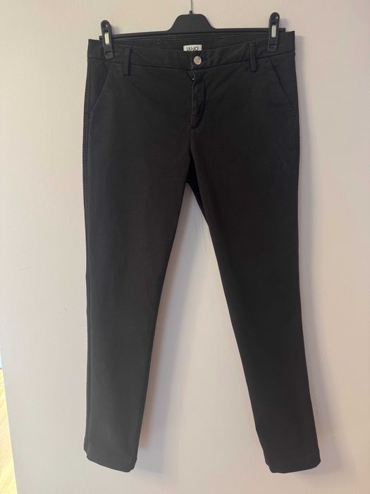 Czarne spodnie chinos LIU JO 31 pasuje na 40/42