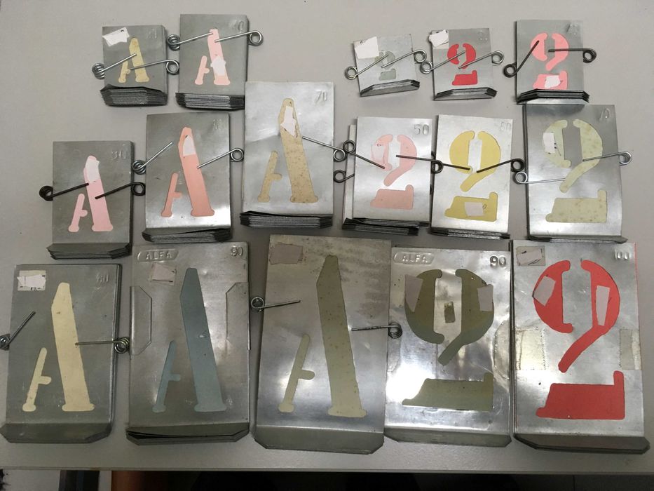 Abcedário ou numerário de Zinco