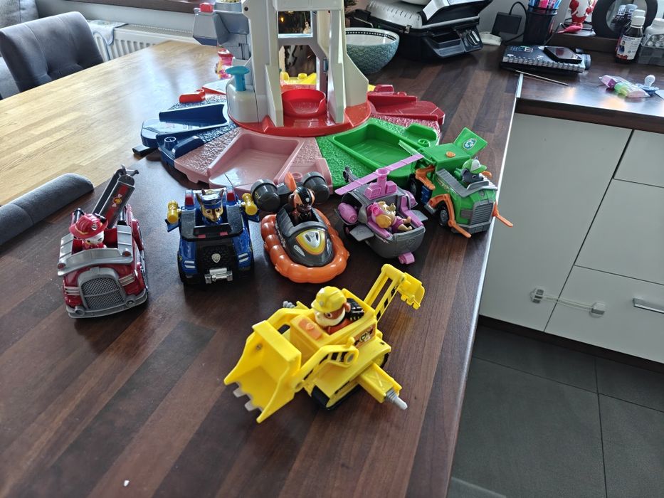 Duża baza psi patrol + podstawowe pojazdy