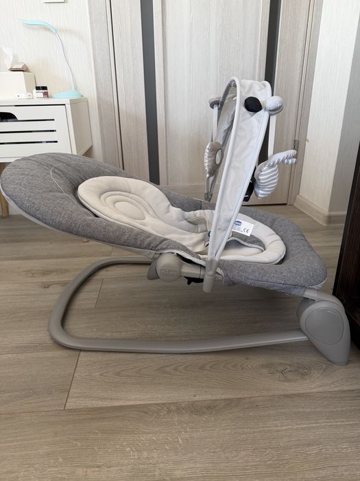 Крісло-гойдалка Chicco Hoopla
