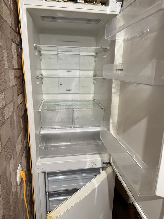 Холодильник Westfrost